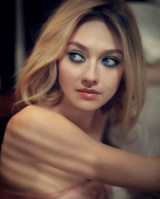 Dakota Fanning photo #