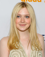 Dakota Fanning photo #