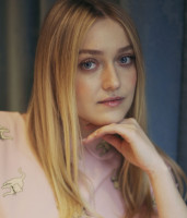 Dakota Fanning photo #