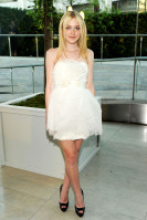 Dakota Fanning photo #