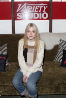 Dakota Fanning photo #