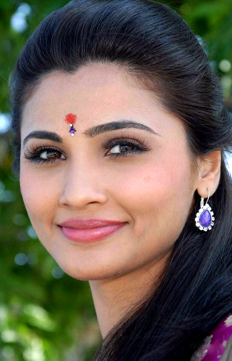 Daisy Shah: pic #1077189