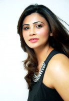 Daisy Shah photo #