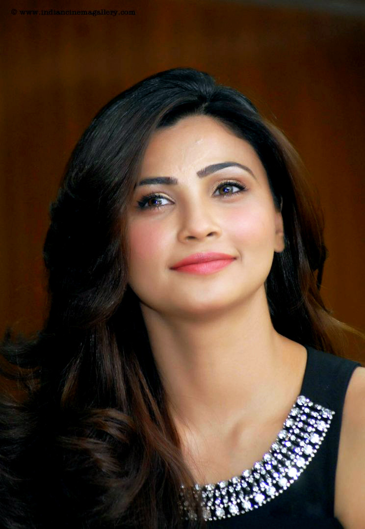 Daisy Shah: pic #1077173