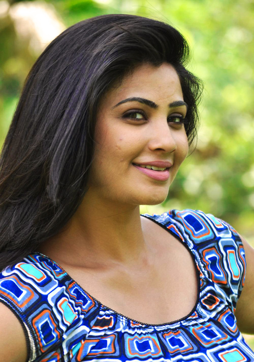 Daisy Shah: pic #1077541