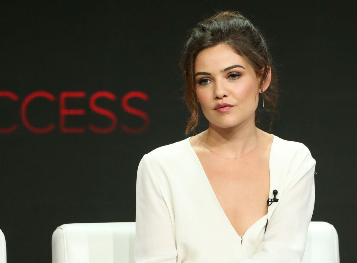 Danielle Campbell: pic #1057271