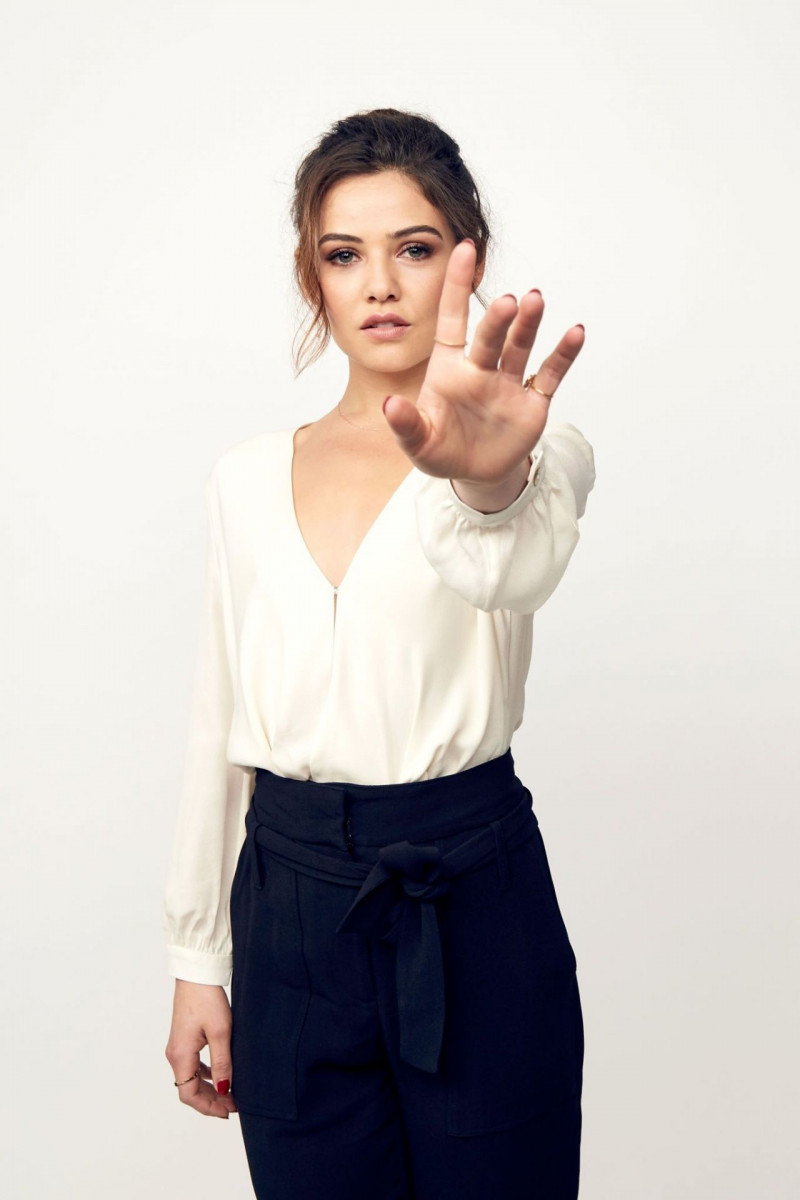 Danielle Campbell: pic #1076152