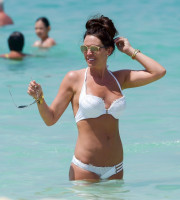 Danielle Lloyd photo #