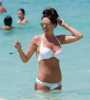 Danielle Lloyd photo #