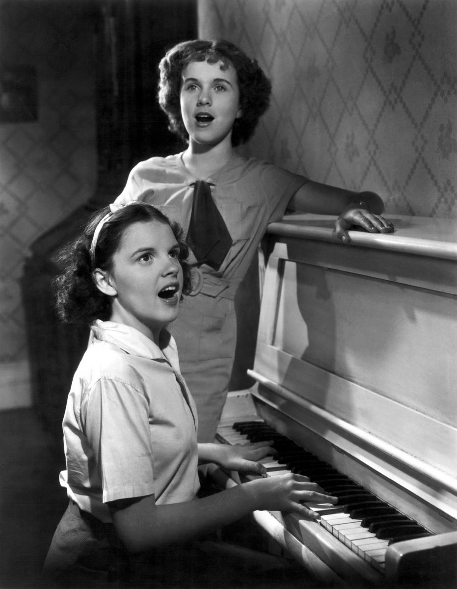 Deanna Durbin: pic #457058