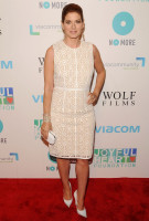 Debra Messing photo #