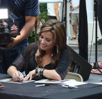 Demi Lovato photo #