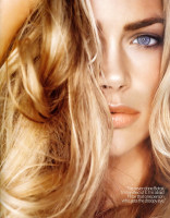 Denise Richards photo #