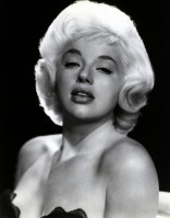 Diana Dors photo #