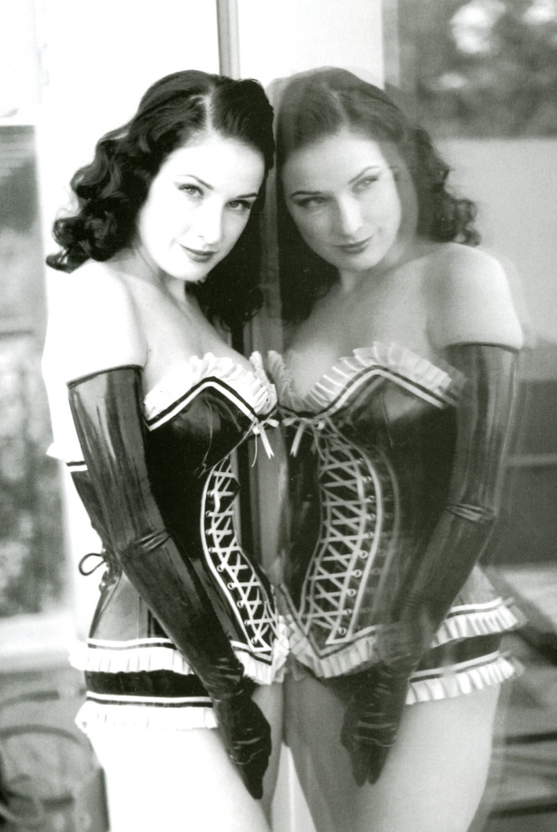 Dita Von Teese: pic #43786