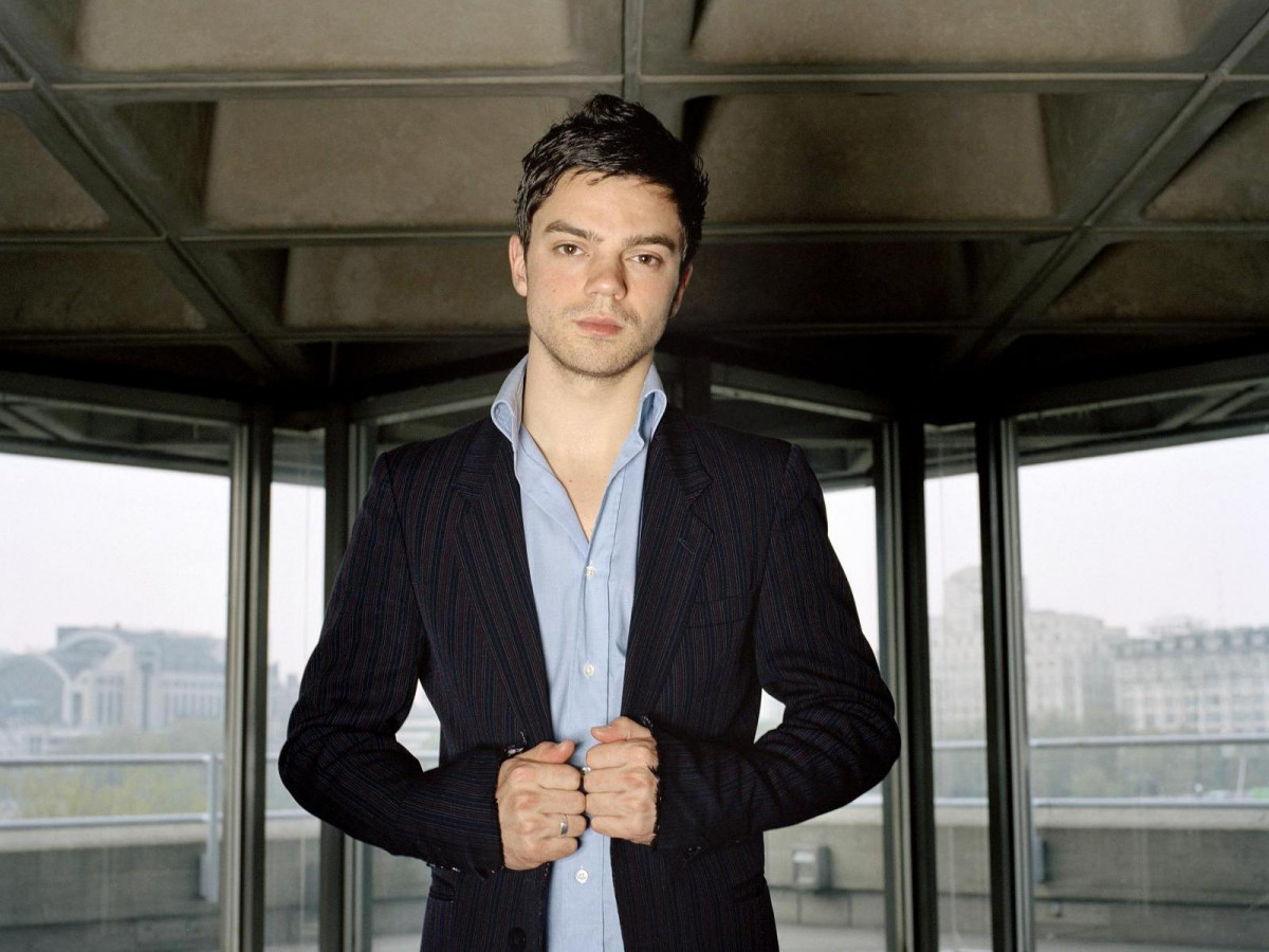 Dominic Cooper: pic #239189