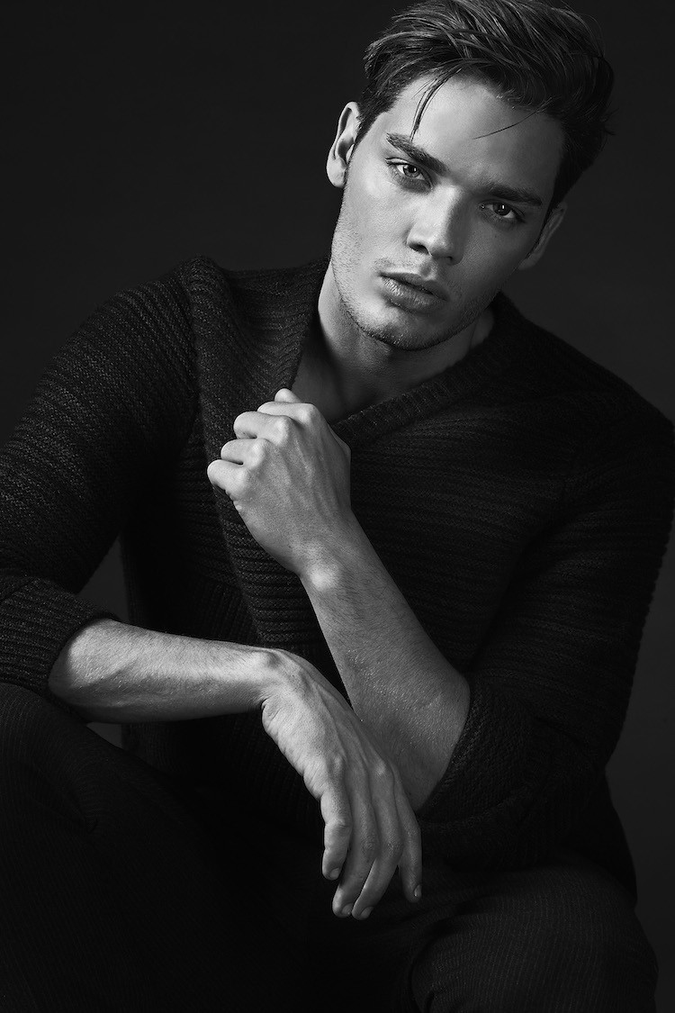 Dominic Sherwood: pic #915501