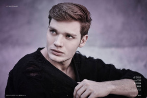 Dominic Sherwood photo #