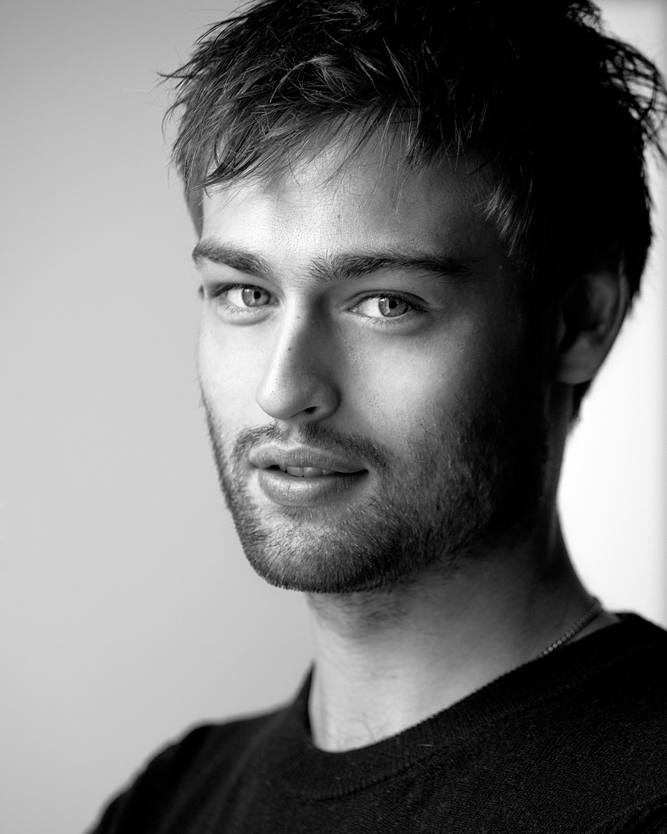 Douglas Booth: pic #900455