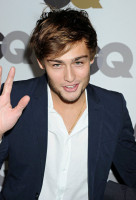 Douglas Booth photo #