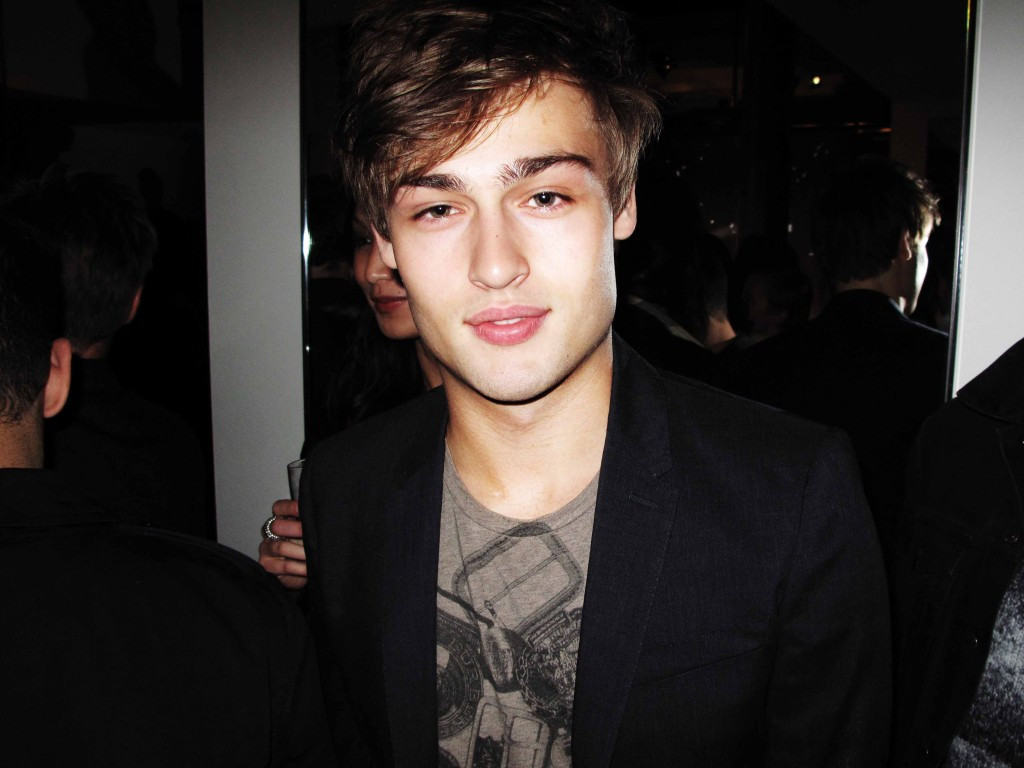 Douglas Booth: pic #505196