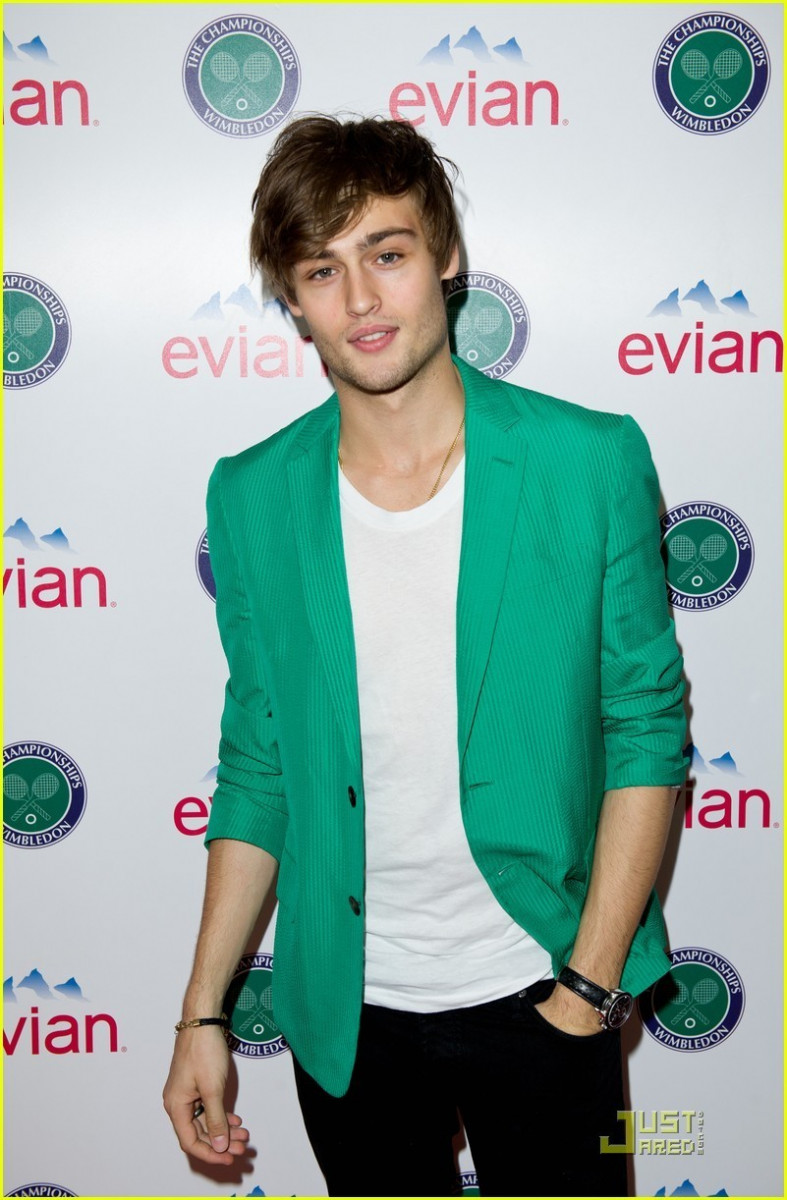 Douglas Booth: pic #505200