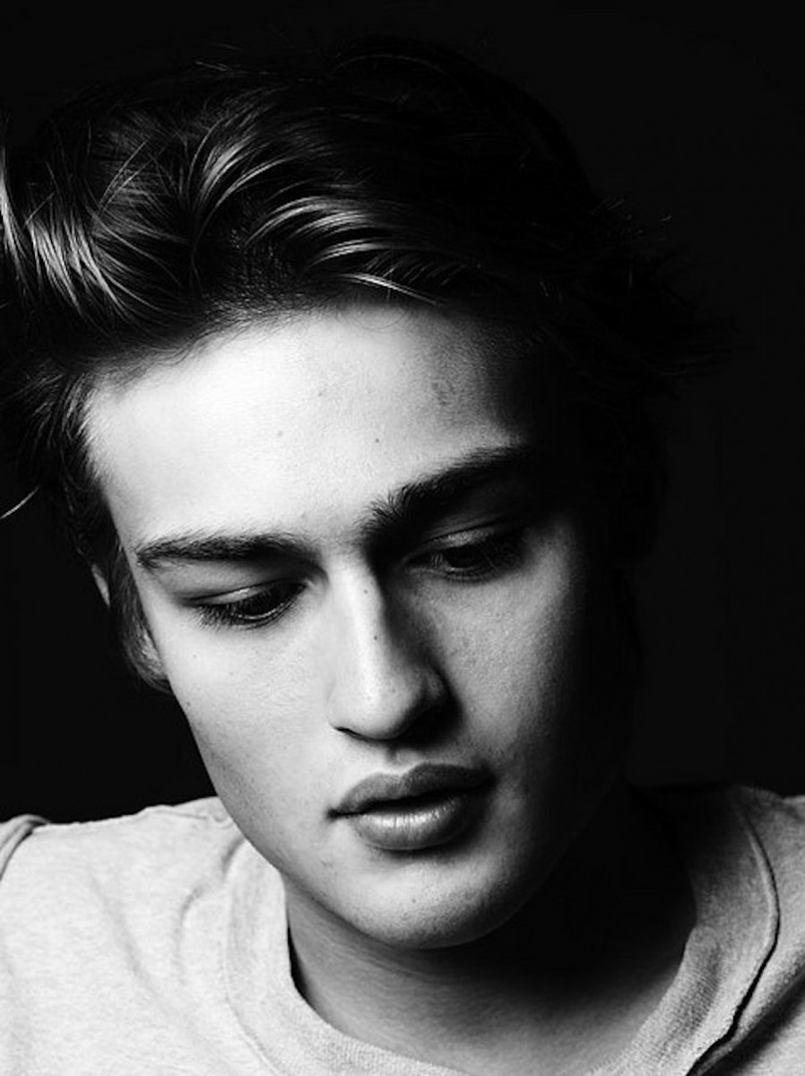 Douglas Booth: pic #505197