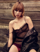 Edie Campbell photo #
