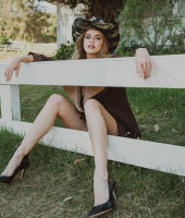 Effy Harvard photo #
