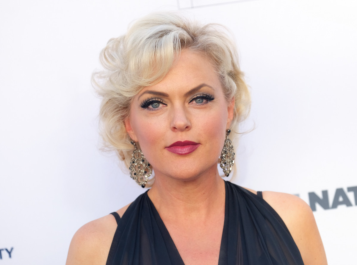 Elaine Hendrix: pic #927443