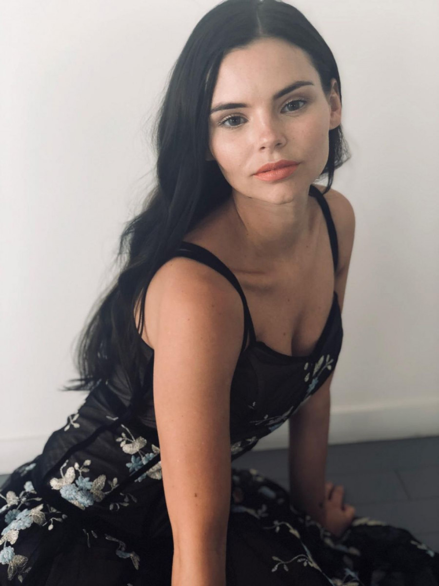 Eline Powell: pic #1047091