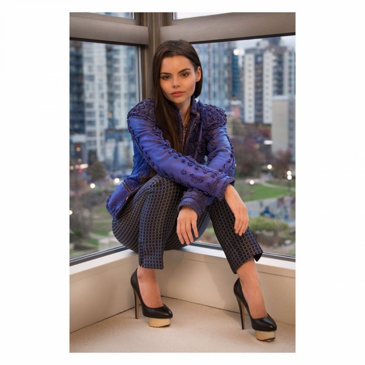 Eline Powell: pic #1046277