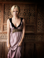 Elisha Cuthbert photo #