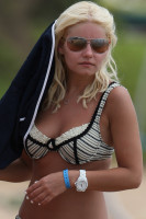 photo 29 in Elisha Cuthbert gallery [id156906] 2009-05-19