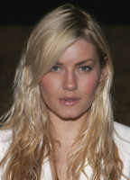 photo 17 in Elisha Cuthbert gallery [id39097] 0000-00-00