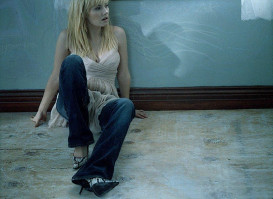 Elisha Cuthbert photo #