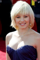 Elisha Cuthbert photo #