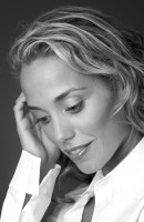 Elizabeth Berkley pic #1139447