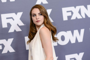 Elizabeth Gillies photo #