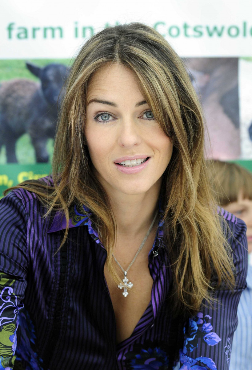 Elizabeth Hurley: pic #216342