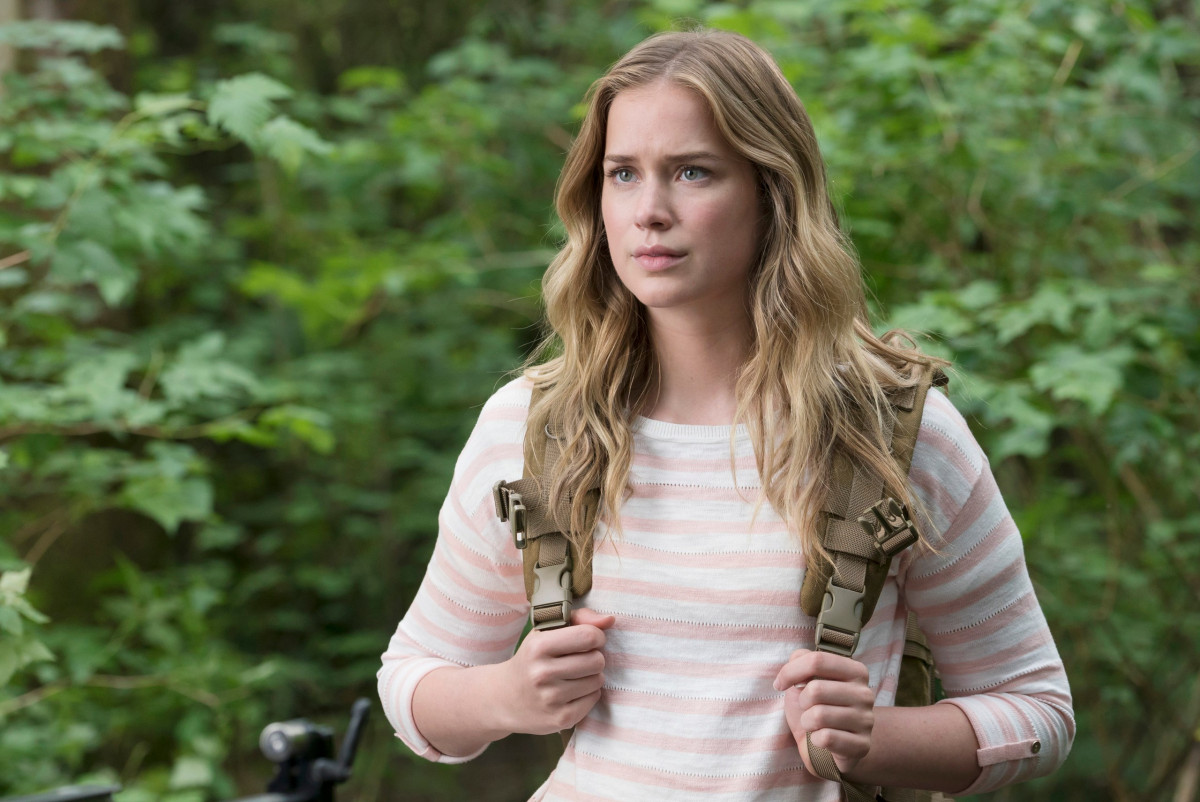 Elizabeth Lail: pic #865554