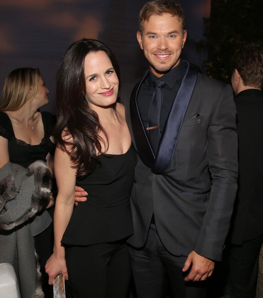 Elizabeth Reaser: pic #904676