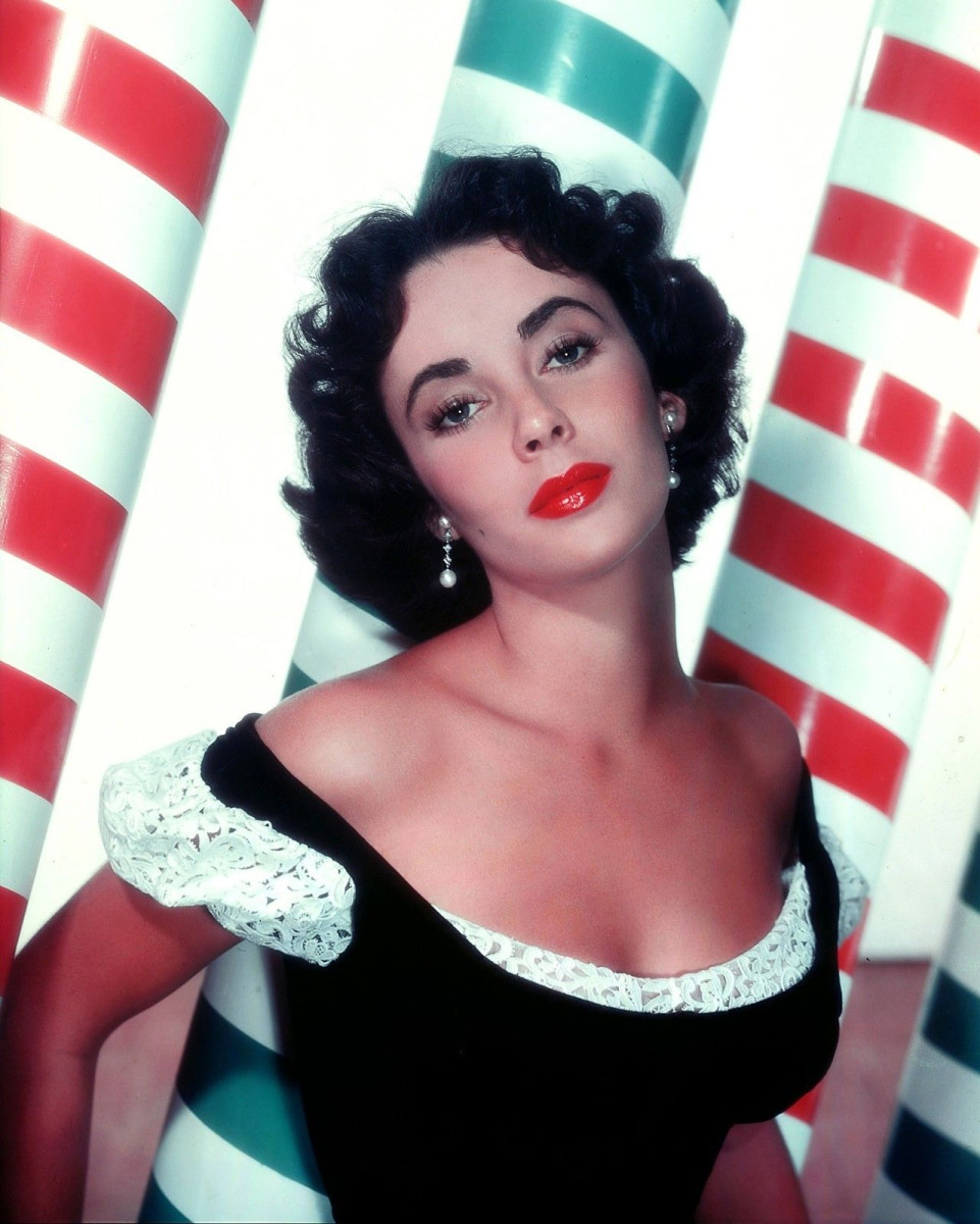 Elizabeth Taylor: pic #572293