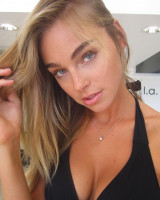 Elizabeth Turner photo #