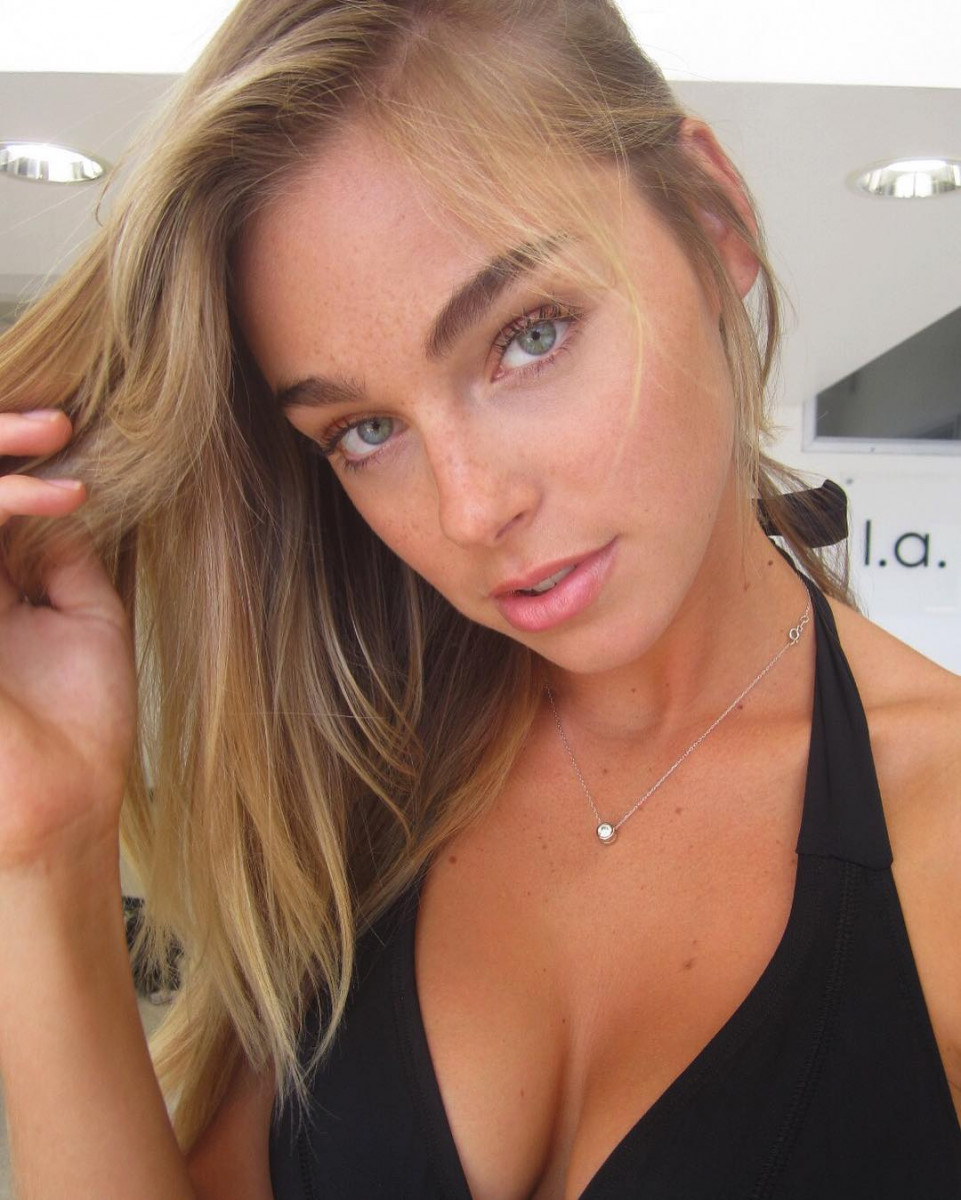 Elizabeth Turner: pic #875036