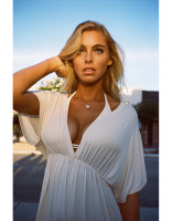 Elizabeth Turner photo #