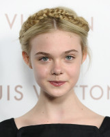 Elle Fanning photo #