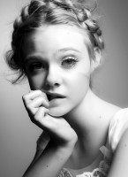 Elle Fanning photo #