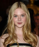 Elle Fanning photo #