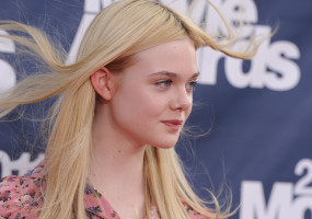 Elle Fanning photo #